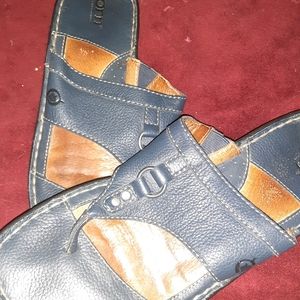 Born blue flip flops, like new